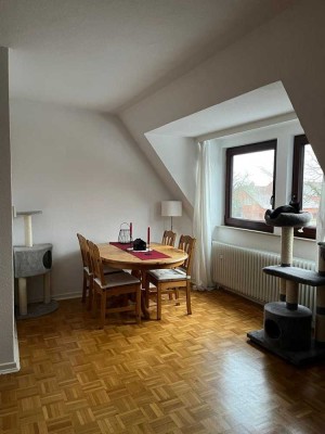 Gepflegte 2-Zimmer-Wohnung im Dachgeschoss!