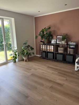 Moderne EG-Einliegerwohnung mit eigenem Garten