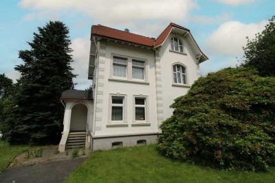Absolute Rarität - Altbauvilla mit viel Gestaltungspotenzial und 1200m² Grundstück in Burscheid