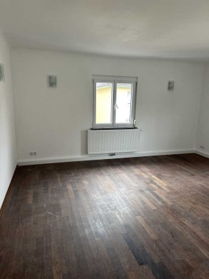 Lage, Lage, Lage. Neu renovierte 3-Zimmer-Wohnungen in guter Wohnlage v. ES.Erstbezug nach Sanierung