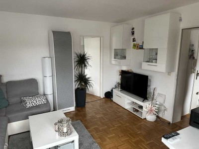Helle 2-Zimmer-Wohnung mit Einbauküche und Balkon in Rumpenheim