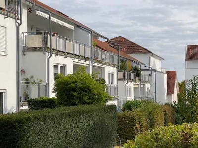 Friedrichsdorf-Römerhof, großz. 3-Zi.-DG-Maisonette 103 qm Wfl., hell und modern € 1.190,00 + UKT