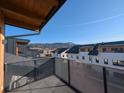 Bezugsfertig - ansprechende 4 Zimmer Erstbezugs-Dachgeschoss-Wohnung mit traumhaftem Ausblick im Ortszentrum Hallwang!