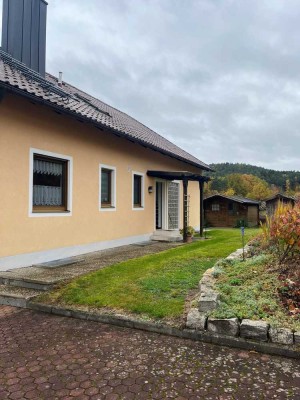 Charmante Dachgeschosswohnung mit Fernblick in Neunburg vorm Wald zu vermieten