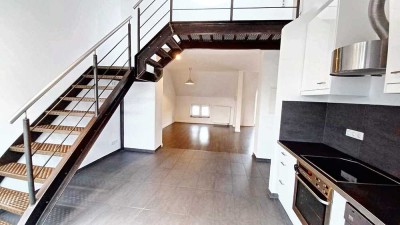 Wunderschöne neu sanierte 3-Zimmer-Maisonette-Wohnung mit Altbau Charm