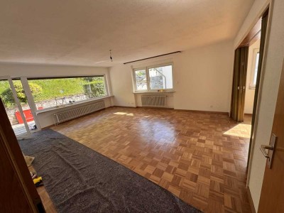 Geräumige 7-Raum-Terrassenwohnung mit Balkon und Garage in Wiesensteig