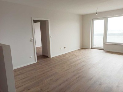 Sehr schöne 2,5-Zimmer-Wohnung mit Balkon und Einbauküche in Hattersheim am Main