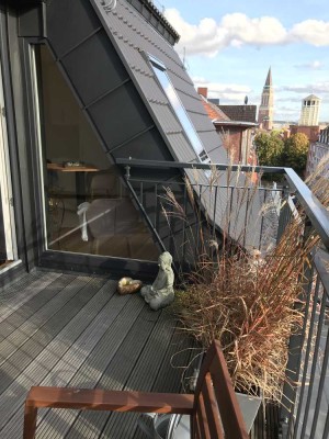 Stilvolle 3-Raum-Penthouse-Wohnung mit gehobener Innenausstattung mit Einbauküche in Kiel