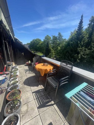 Gepflegte 2-Zimmer-Dachgeschosswohnung mit Balkon