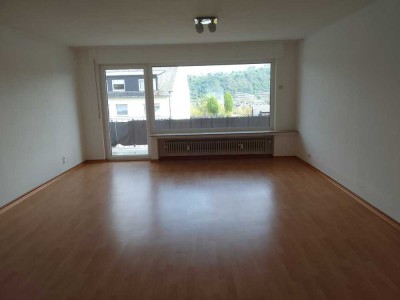 Modernisierte  4-Zimmer-Wohnung mit Balkon in Koblenz-Güls  zu vermieten