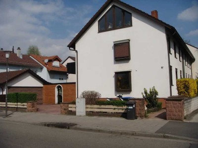 Heidelberg-Kirchheim, 2-Zimmer-Wohnung im 1. Obergeschoss mit Balkon