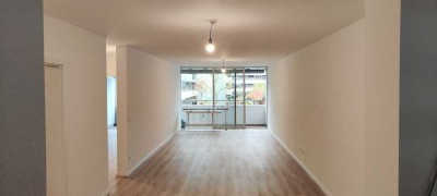 Frisch saniert: Helle 3-Zimmer-Wohnung mit Loggia direkt am Schloßpark Kerpen-Türnich