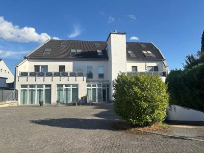 Liblar ! außergewöhnliche Dachwohnung, mit Einbauküche