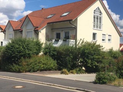 Neuwertige 2-Raum-Erdgeschosswohnung mit Terrasse in Selb