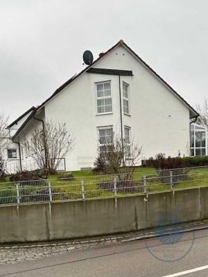 Charmante Doppelhaushälfte 
mit schönem Garten