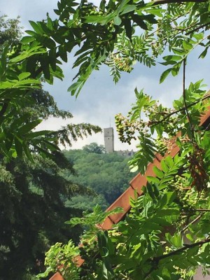 Lichtdurchflutete 4,5-Zimmer-Wohnung mit Balkon und Einbauküche in Königstein im Taunus