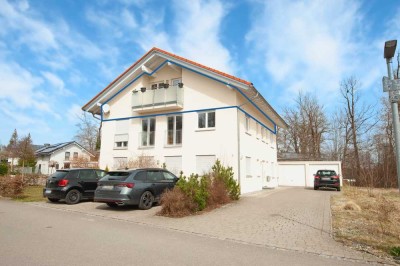 Helle 3-Zimmer-Wohnung mit zwei Balkonen und Außenstellplatz in zentrumsnaher Lage von Isny