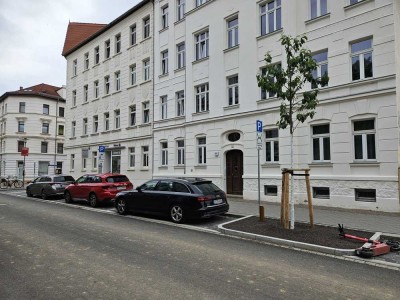 Gepflegte, traumhaft schöne 2-Raum-Wohnung mit Balkon und Einbauküche