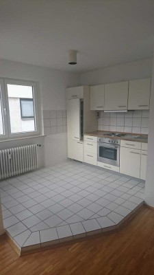 Helle 2-Zimmer-Wohnung mit Balkon und EBK in Mainz-Bretzenheim