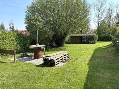 Bei Freising - Großes Grundstück mit viel Potential und renovierungsbedürftiger DHH