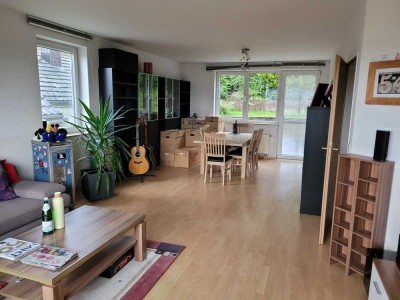 Charmantes Reihenhaus mit 4 Zimmern in Hennef (Sieg) mit Terasse und Garten am Hang