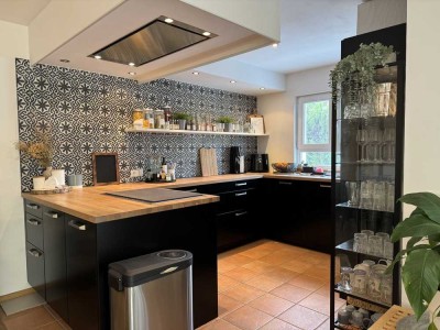 Teilmöblierte Erdgeschosswohnung in Dieburg: Barrierefrei mit Terrasse & kleinem Garten