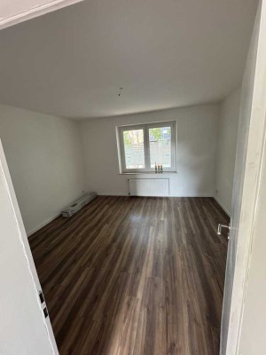 Erstbezug nach Renovierung: Gepflegte 3-Zimmer Wohnung im 2. OG in Mönchengladbach-Lürrip