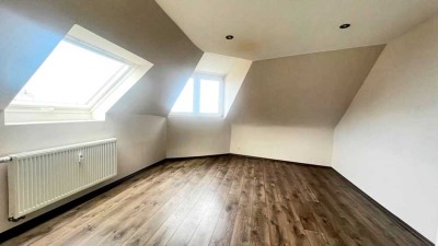 Attraktive 3-Zimmer-Wohnung mit Balkonmitnutzung und Einbauküche in Solingen