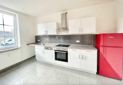 NÄHE AMEOS-KLINIKUM! 2 Raum Wohnung mit Einbauküche! Stellplatz! am Haus!