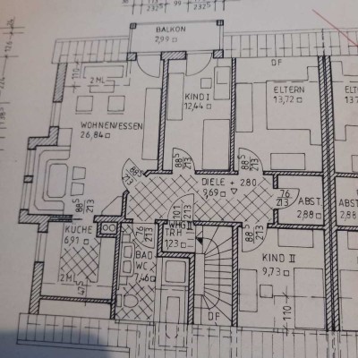 Attraktive und gepflegte 4-Zimmer-Wohnung mit Balkon und Gartenanteil