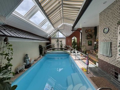 Sie suchen etwas Besonderes? Exklusives Einfamilienhaus mit Swimmingpool in Cloppenburg zu verkau...