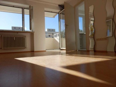 Helle schöne Wohnung in Feldmoching, mit großen Balkon in 1A Lage