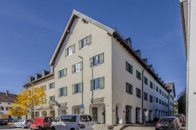 Luxus sanierte 4-Zi-Wohnung, hochwertige EBK, TG-Stellplatz, ca. 140m2, Holzkirchen