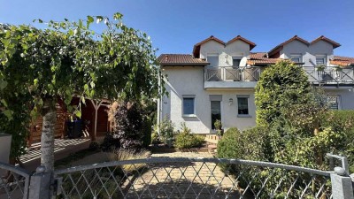 Top ausgestattete 5-Zimmer Doppelhaushälfte mit tollem Garten, Einbauküche, Carport und Stellplatz
