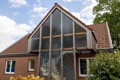 *** 2 PARTEIEN - EG (ex) PRAXIS und DG große WOHNUNG ***