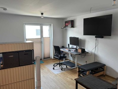 Neuwertige 1 Zi.-Wohnung mit gehobener Innenausstattung und Balkon inkl. Küche in Ismaning