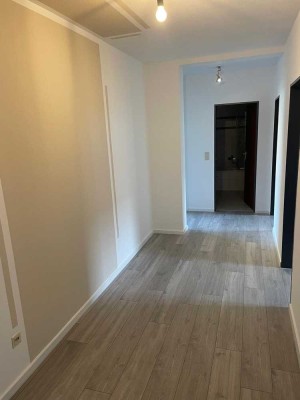 Helle 3-Zimmer Wohnung mit Balkon in Landshut-West