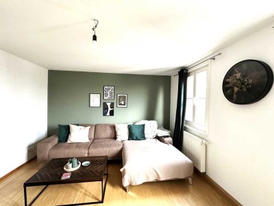 tolle 3 Zi.-DG Wohnung mit Stellplatz - Nähe Neckar Forum