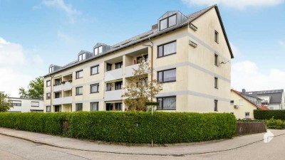 Charmante Dachgeschosswohnung mit zwei Zimmern und Loggia