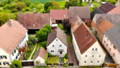 Großes Grundstück mit Scheune – Einfamilienhaus zur Kernsanierung oder Neubau