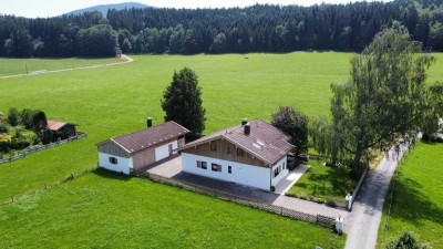 Unverbaubarer Blick auf Wiesen und Wälder - Nähe Tegernsee