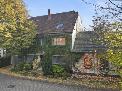 *Reserviert* Handwerkertraum in Schlangen – Zweifamilienhaus mit großem Grundstück in zentraler Lage