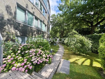 Exklusive Penthouse-Maisonette-Wohnung mit großer und ruhig gelegener Dachterrasse in West-Ausric...