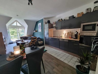 Mitten im Zentrum - Ein- Zimmer-Dachgeschosswohnung zu vermieten