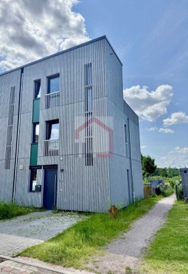 Junges sehr gut ausgebautes Town House / REH - KfW40 - mit Fahrstuhl in Norderstedt/Friedrichsgabe