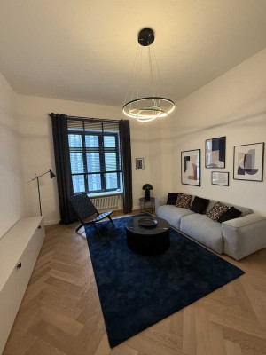 Luxuriöse Möb. 2,5-Zimmer Wohnung mit Balkon in Berlin-Mitte