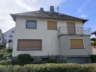 VON PRIVAT - Großes, freistehendes Familienhaus mit Garten in Stadtnähe