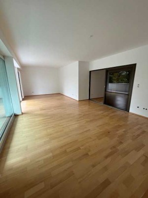 Top + ruhige-Lage - Leopoldsweg / Neu renoviert und saniert / Neue EBK