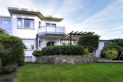 Zeitloses Design – Praktisches Reihenendhaus