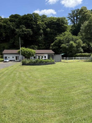 Einfamilienhaus mit Möglichkeiten: 2 Wohneinheiten, großes Grundstück, perfekte Lage, Provisionsfrei